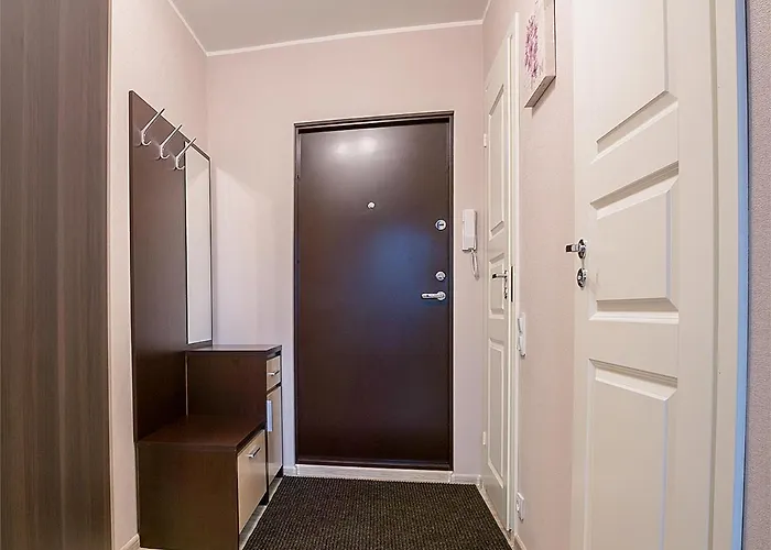 Pae 84 Airport 2 Km *